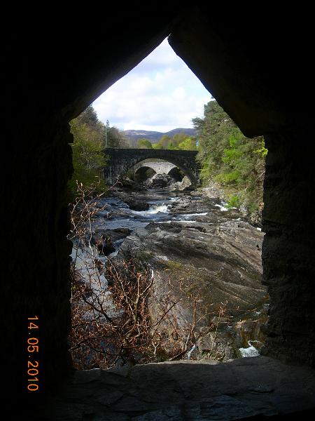 Op weg naar de Invermoriston Falls (3).JPG - De oude Invermoriston Bridge gebouwd in 1805 door Thomas Telford
